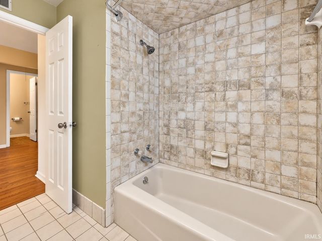 6322 Pfafflin Lake Boulevard, Newburgh, IN 47630