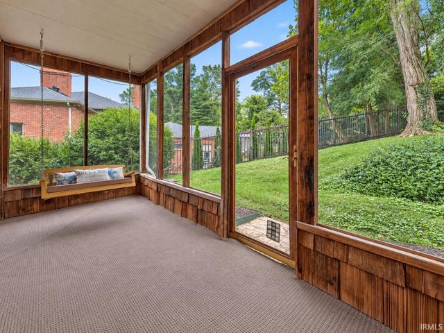 6322 Pfafflin Lake Boulevard, Newburgh, IN 47630