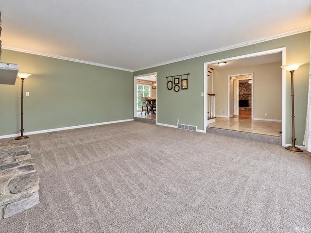 6322 Pfafflin Lake Boulevard, Newburgh, IN 47630