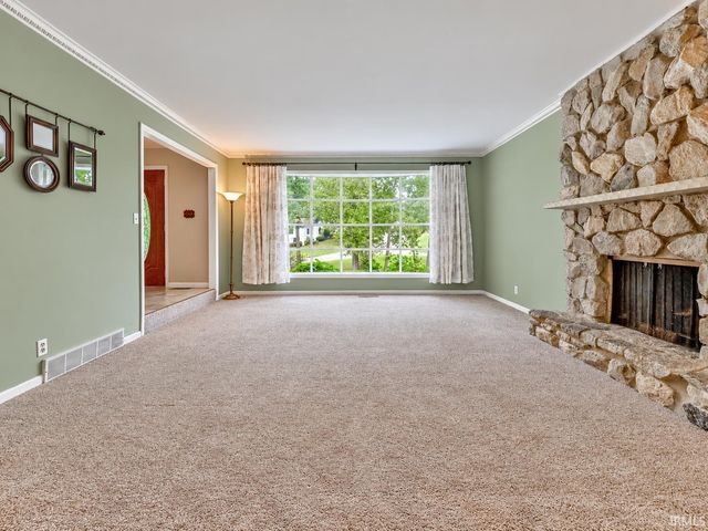 6322 Pfafflin Lake Boulevard, Newburgh, IN 47630