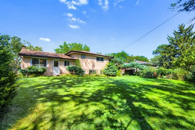 883 E Zinnia Lane, Palatine, IL 60074