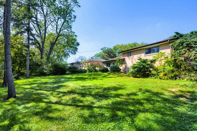 883 E Zinnia Lane, Palatine, IL 60074