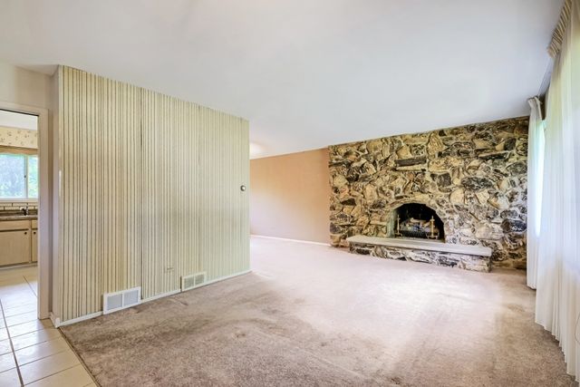 883 E Zinnia Lane, Palatine, IL 60074