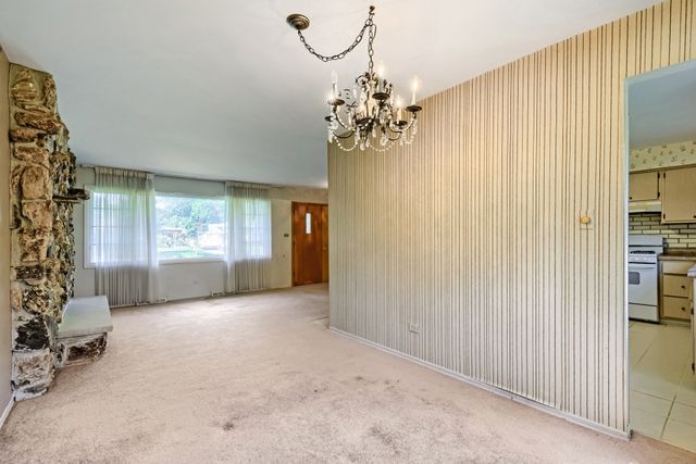 883 E Zinnia Lane, Palatine, IL 60074