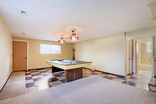 883 E Zinnia Lane, Palatine, IL 60074