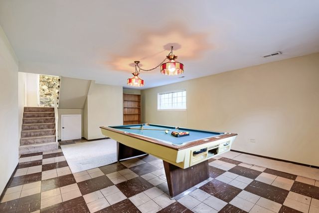 883 E Zinnia Lane, Palatine, IL 60074