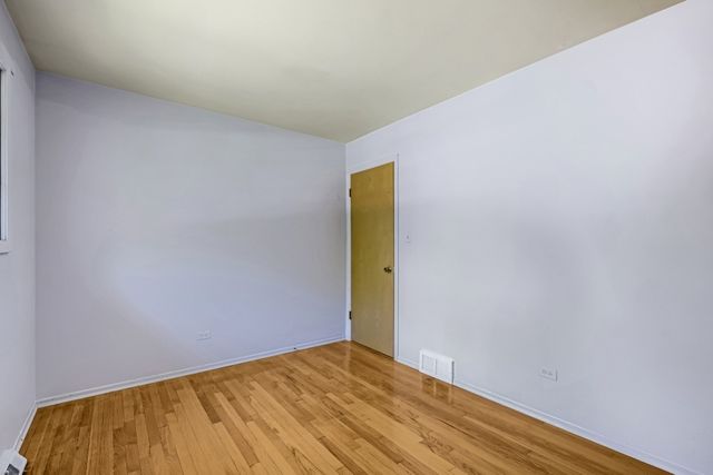 883 E Zinnia Lane, Palatine, IL 60074