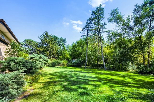 883 E Zinnia Lane, Palatine, IL 60074