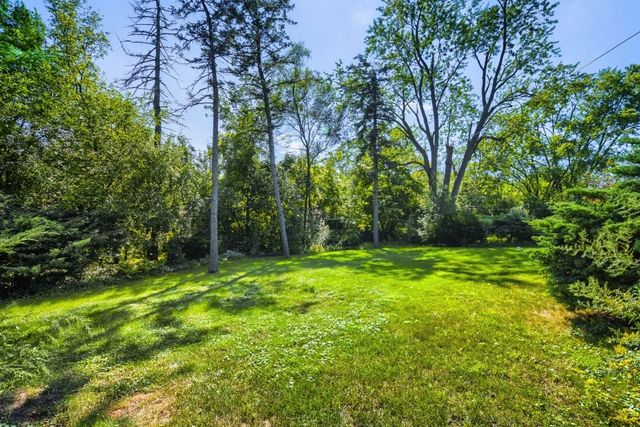 883 E Zinnia Lane, Palatine, IL 60074
