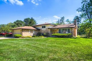 883 E Zinnia Lane, Palatine, IL 60074