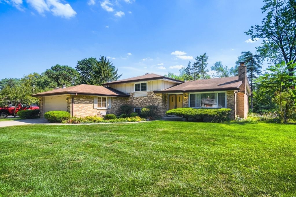 883 E Zinnia Lane, Palatine, IL 60074