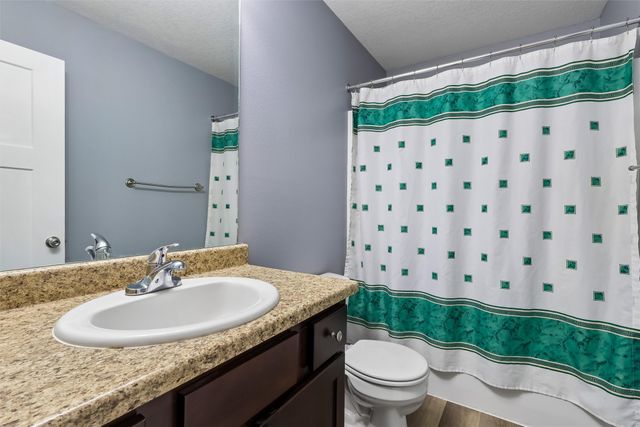 2510 E 38th Court, Des Moines, IA 50317