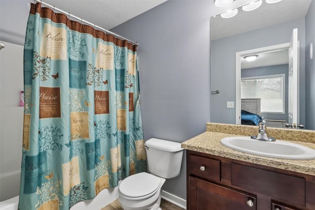 2510 E 38th Court, Des Moines, IA 50317