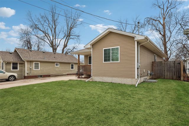 2510 E 38th Court, Des Moines, IA 50317