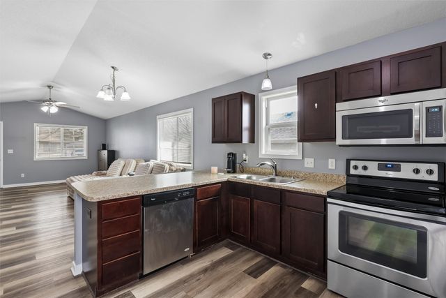 2510 E 38th Court, Des Moines, IA 50317