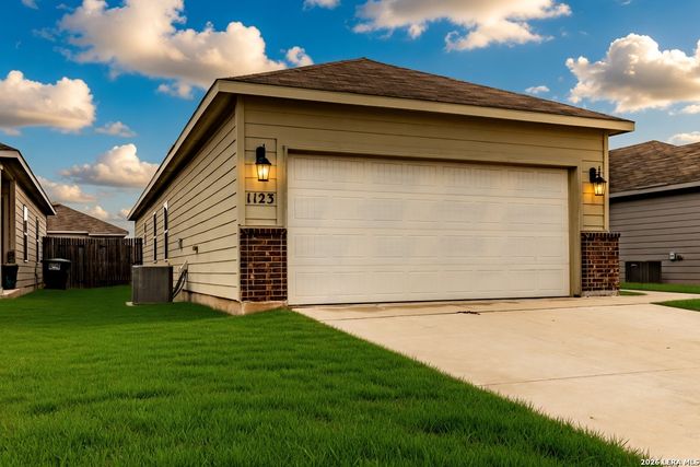 1123 Thea Cv, New Braunfels, TX 78130