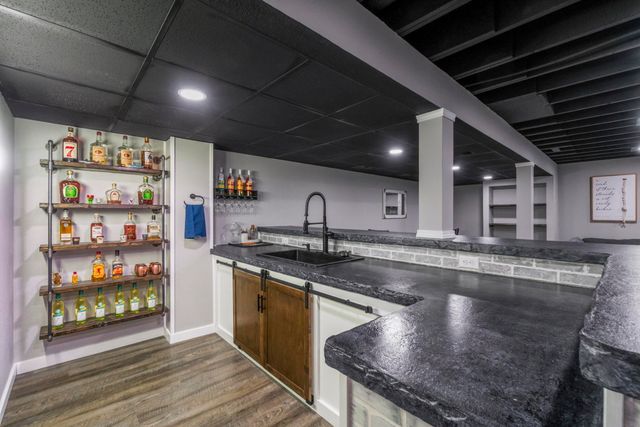434 Amber Lane, Elk Run Heights, IA 50707