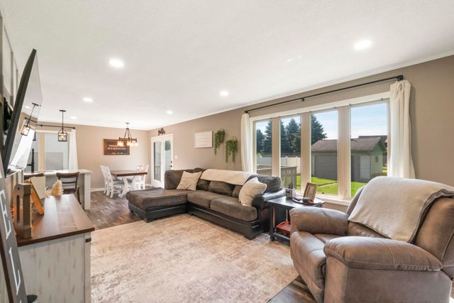 434 Amber Lane, Elk Run Heights, IA 50707