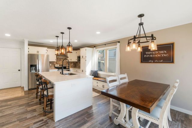 434 Amber Lane, Elk Run Heights, IA 50707