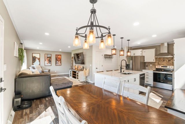434 Amber Lane, Elk Run Heights, IA 50707