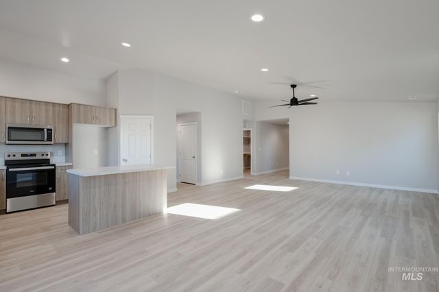 7413 S Menzingers Ave, Meridian, ID 83642