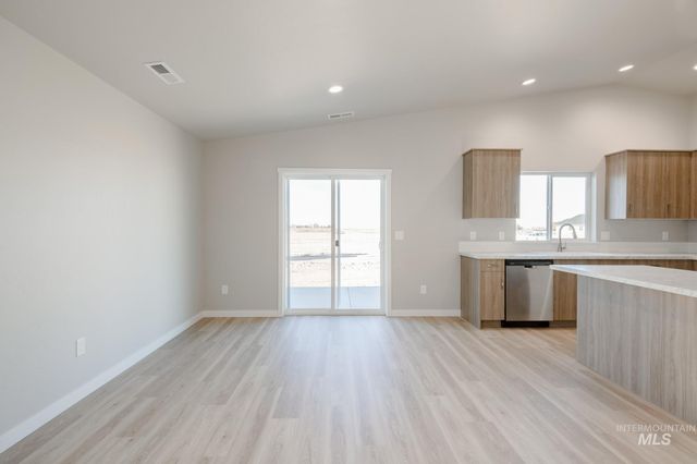 7413 S Menzingers Ave, Meridian, ID 83642