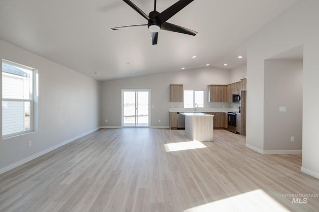 7413 S Menzingers Ave, Meridian, ID 83642