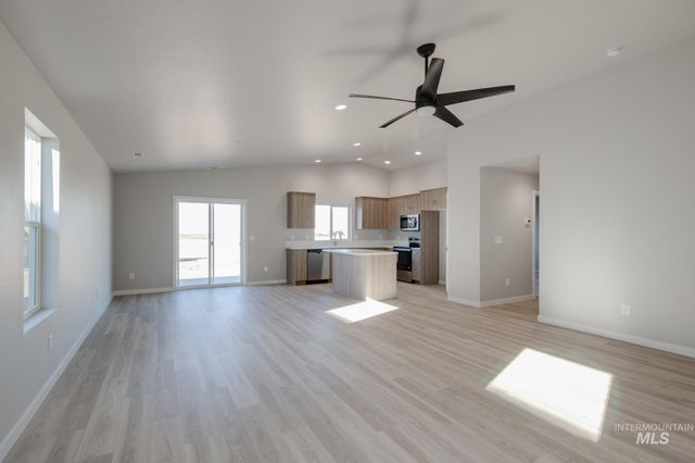 7413 S Menzingers Ave, Meridian, ID 83642