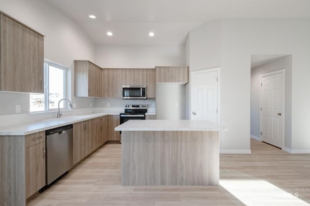 7413 S Menzingers Ave, Meridian, ID 83642