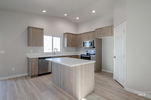 7413 S Menzingers Ave, Meridian, ID 83642