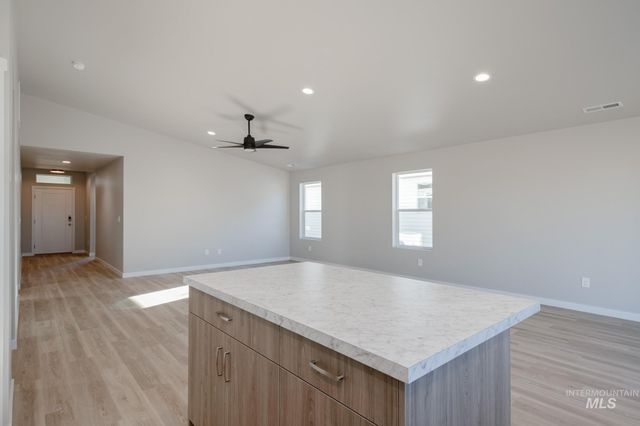 7413 S Menzingers Ave, Meridian, ID 83642