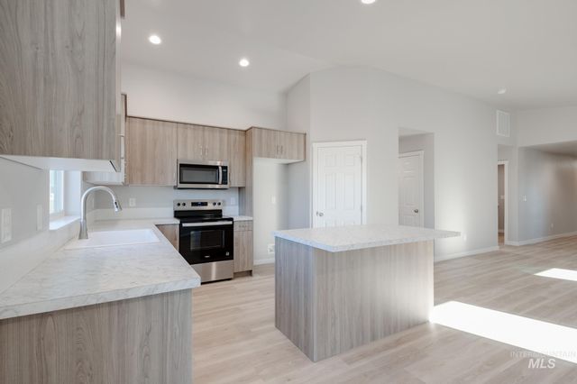 7413 S Menzingers Ave, Meridian, ID 83642