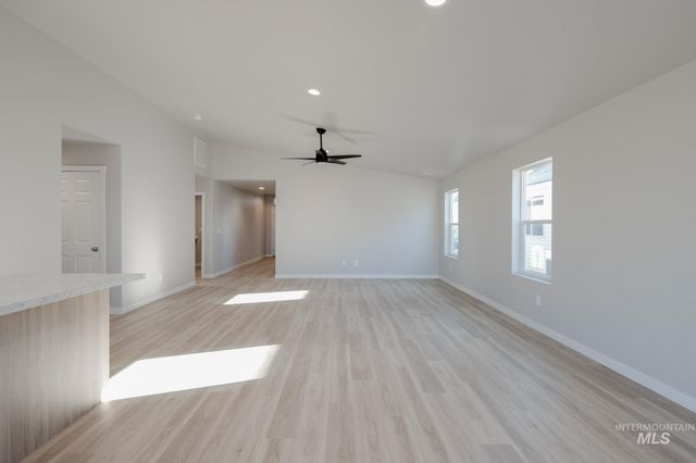 7413 S Menzingers Ave, Meridian, ID 83642