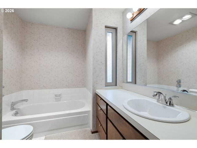 2239 Ne 153RD Ave, Portland, OR 97230