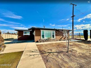 39302 E 10th Street, Palmdale, CA 93550