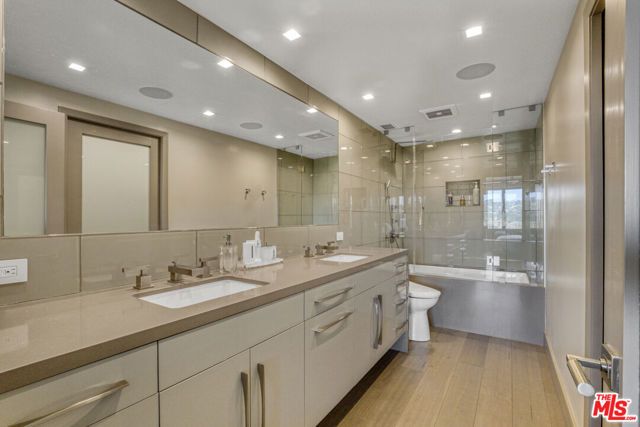 865 Comstock Avenue 16F, Los Angeles, CA 90024