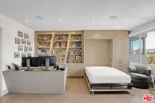 865 Comstock Avenue 16F, Los Angeles, CA 90024
