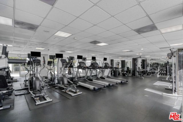 865 Comstock Avenue 16F, Los Angeles, CA 90024