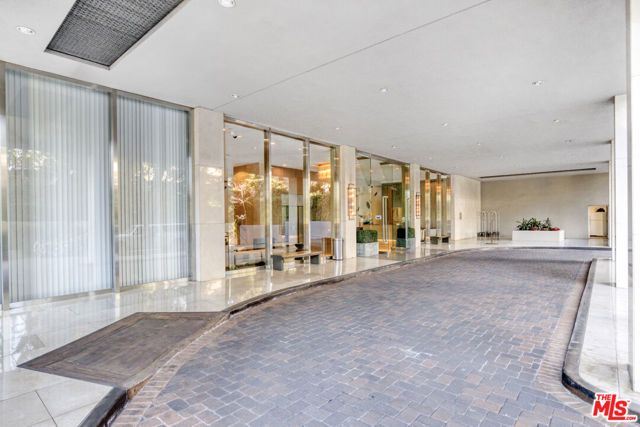 865 Comstock Avenue 16F, Los Angeles, CA 90024