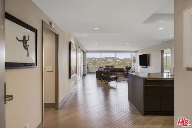 865 Comstock Avenue 16F, Los Angeles, CA 90024