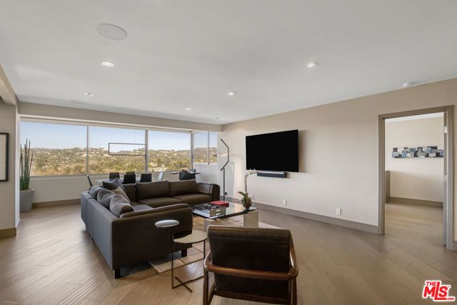 865 Comstock Avenue 16F, Los Angeles, CA 90024