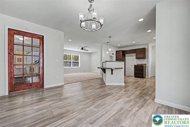 90 Oneida Trail, Penn Forest Twp, PA 18210