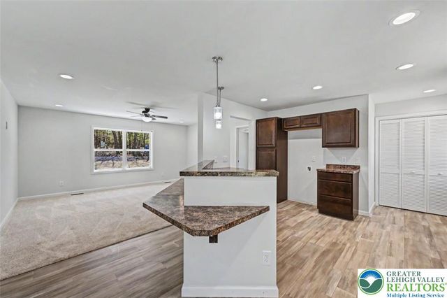 90 Oneida Trail, Penn Forest Twp, PA 18210