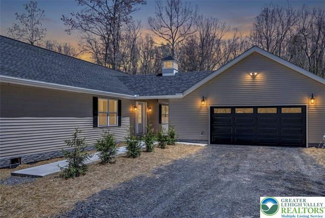 90 Oneida Trail, Penn Forest Twp, PA 18210