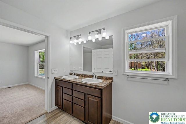 90 Oneida Trail, Penn Forest Twp, PA 18210