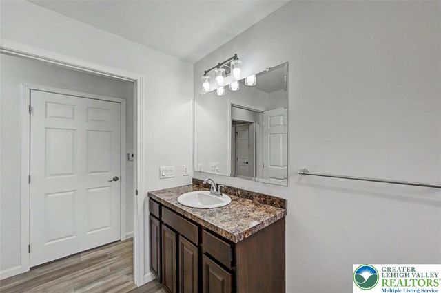 90 Oneida Trail, Penn Forest Twp, PA 18210