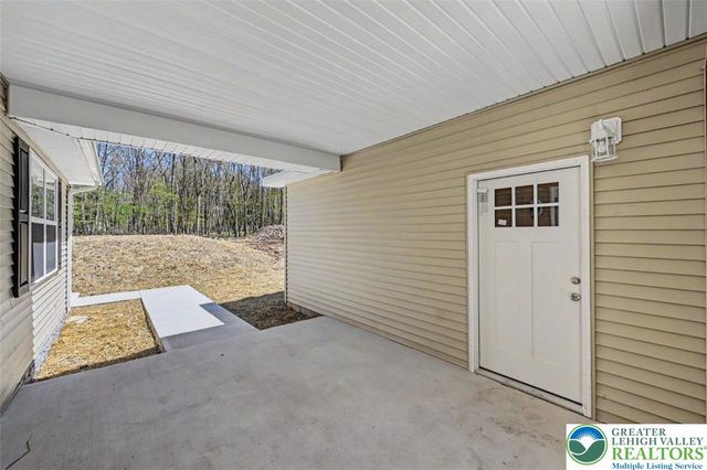 90 Oneida Trail, Penn Forest Twp, PA 18210