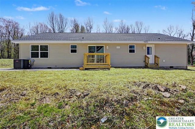 90 Oneida Trail, Penn Forest Twp, PA 18210