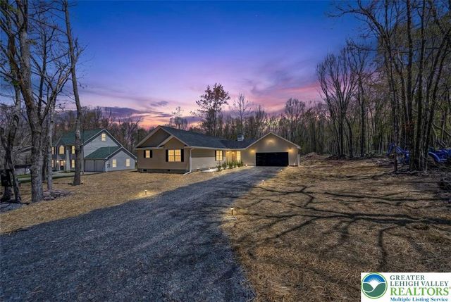 90 Oneida Trail, Penn Forest Twp, PA 18210