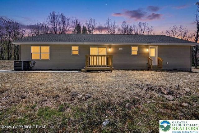 90 Oneida Trail, Penn Forest Twp, PA 18210